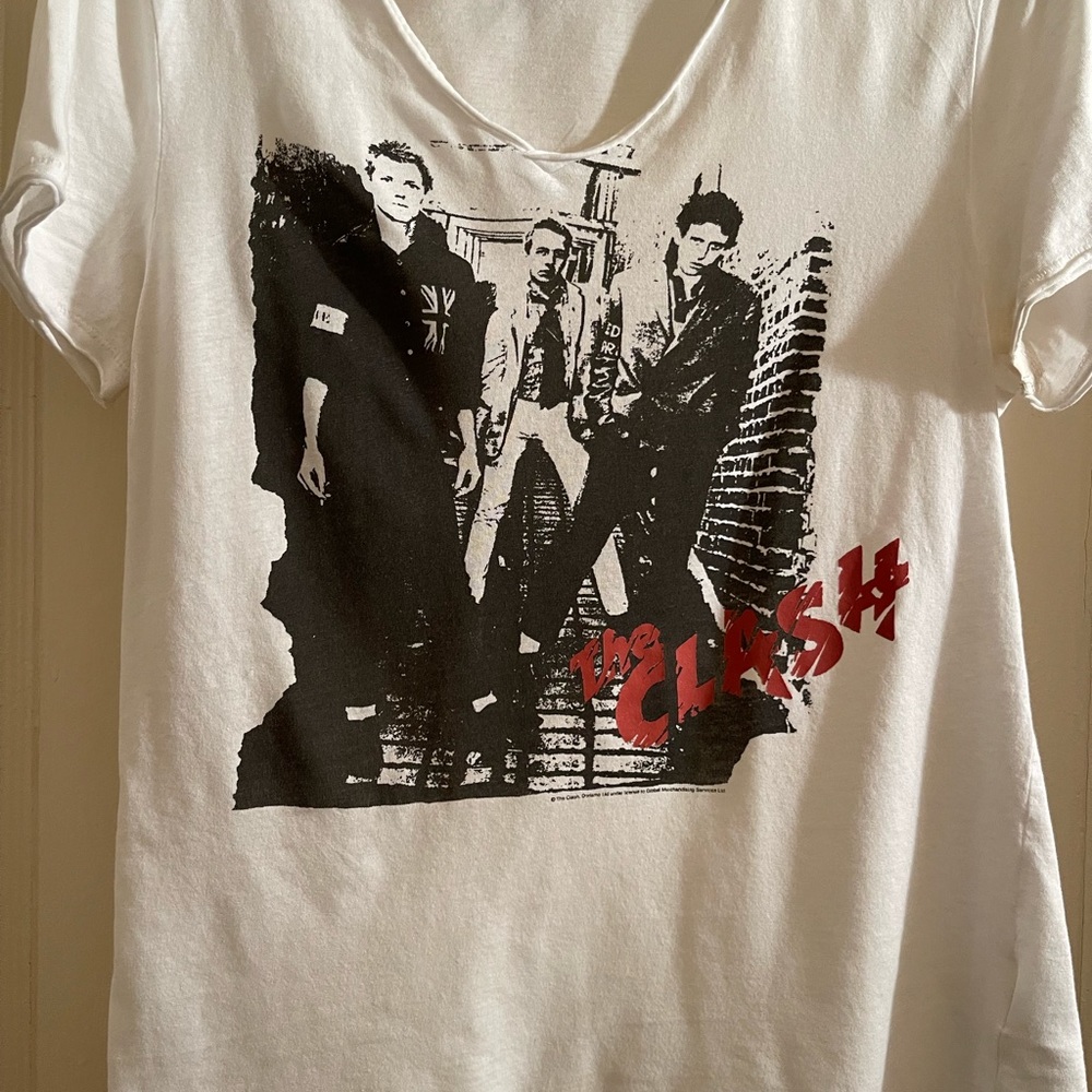 H&M The clash shirt